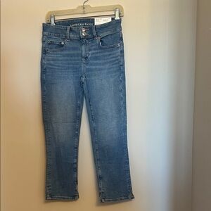 American Eagle “next level stretch” artist crop jeans size 4 (27 waist)